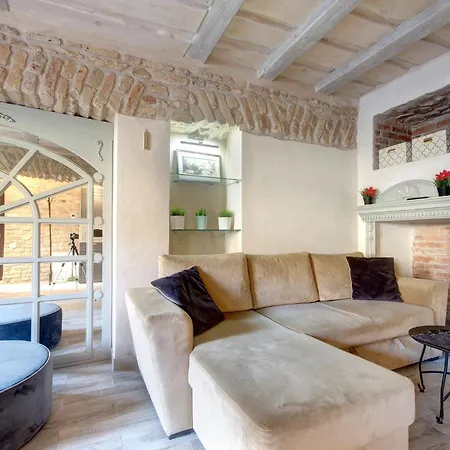 Historical X Free Parking Self Check In 24x7 By H&h *