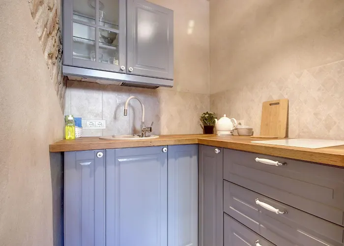 Historical X Free Parking Self Check In 24x7 By H&h *